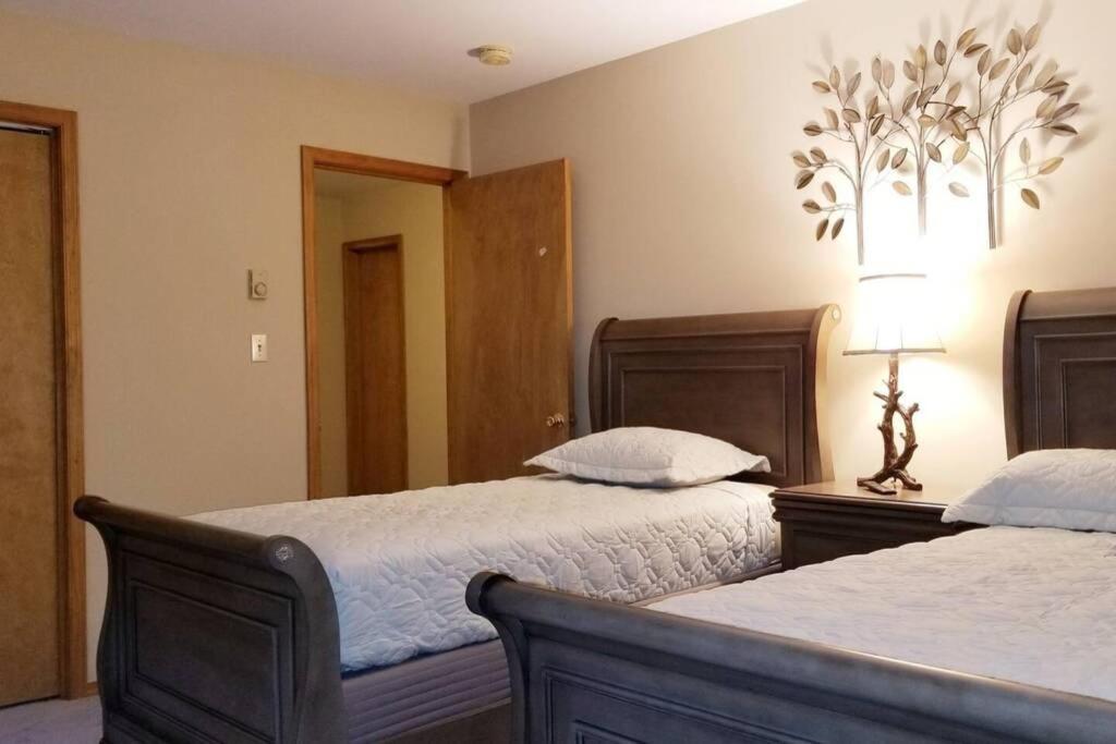 *Amenity-Filled Waterfront Oasis @Saw Creek Estates Near Waterfalls And Hiking* East Stroudsburg Ngoại thất bức ảnh