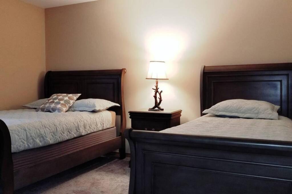 *Amenity-Filled Waterfront Oasis @Saw Creek Estates Near Waterfalls And Hiking* East Stroudsburg Ngoại thất bức ảnh