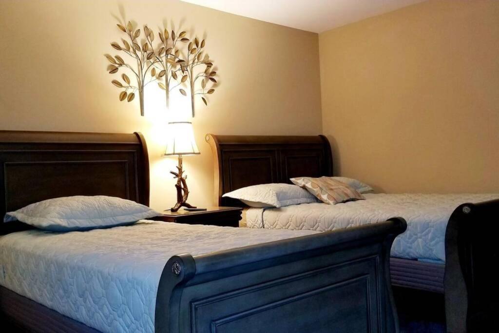 *Amenity-Filled Waterfront Oasis @Saw Creek Estates Near Waterfalls And Hiking* East Stroudsburg Ngoại thất bức ảnh